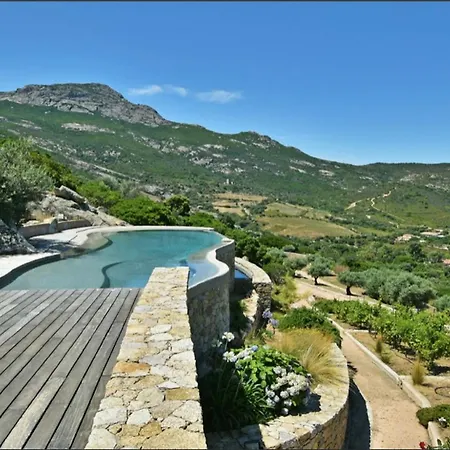 Carubellu Calvi Vila *